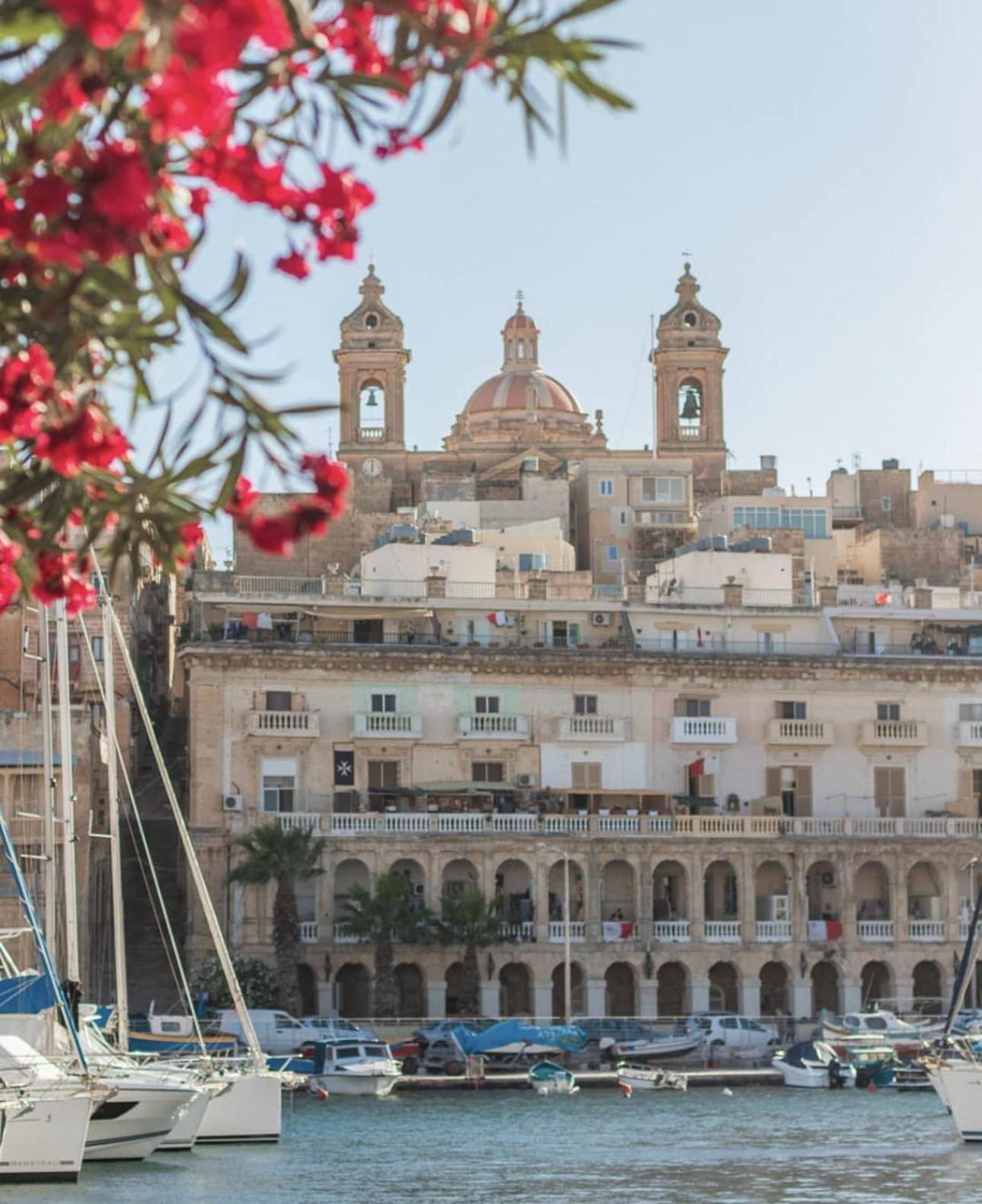 Arcanum Apartment 1 Very Close To Seafront Bus Station And Ferry To Valletta Senglea Exterior photo